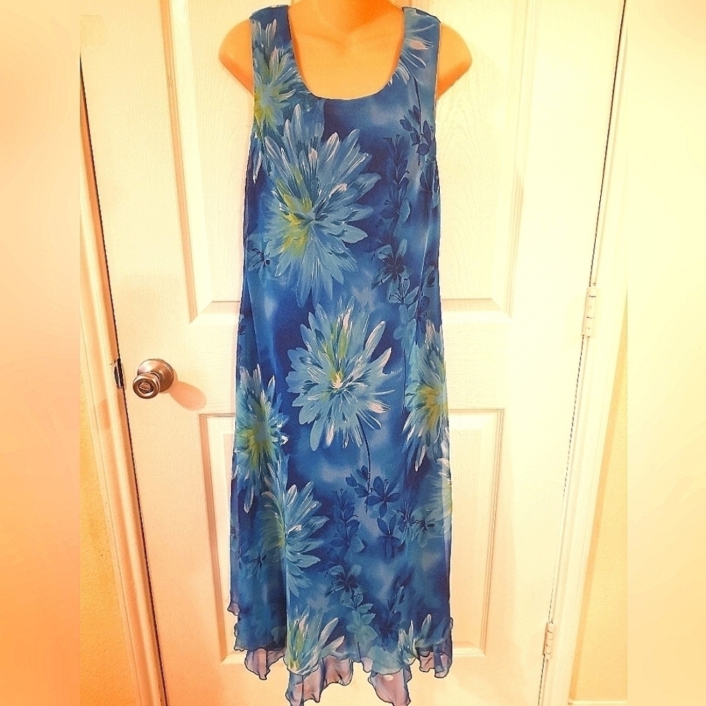Studio One Blue Floral Sleeveless Maxi Dress